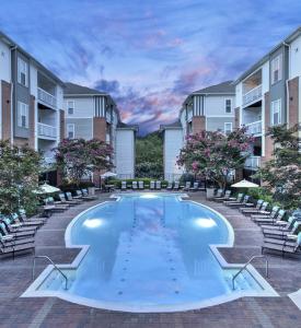 Camden Fair Lakes Apartments in Fairfax, Virginia